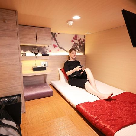 Hotel Cargo Shinsaibashi Osaka Exteriör bild