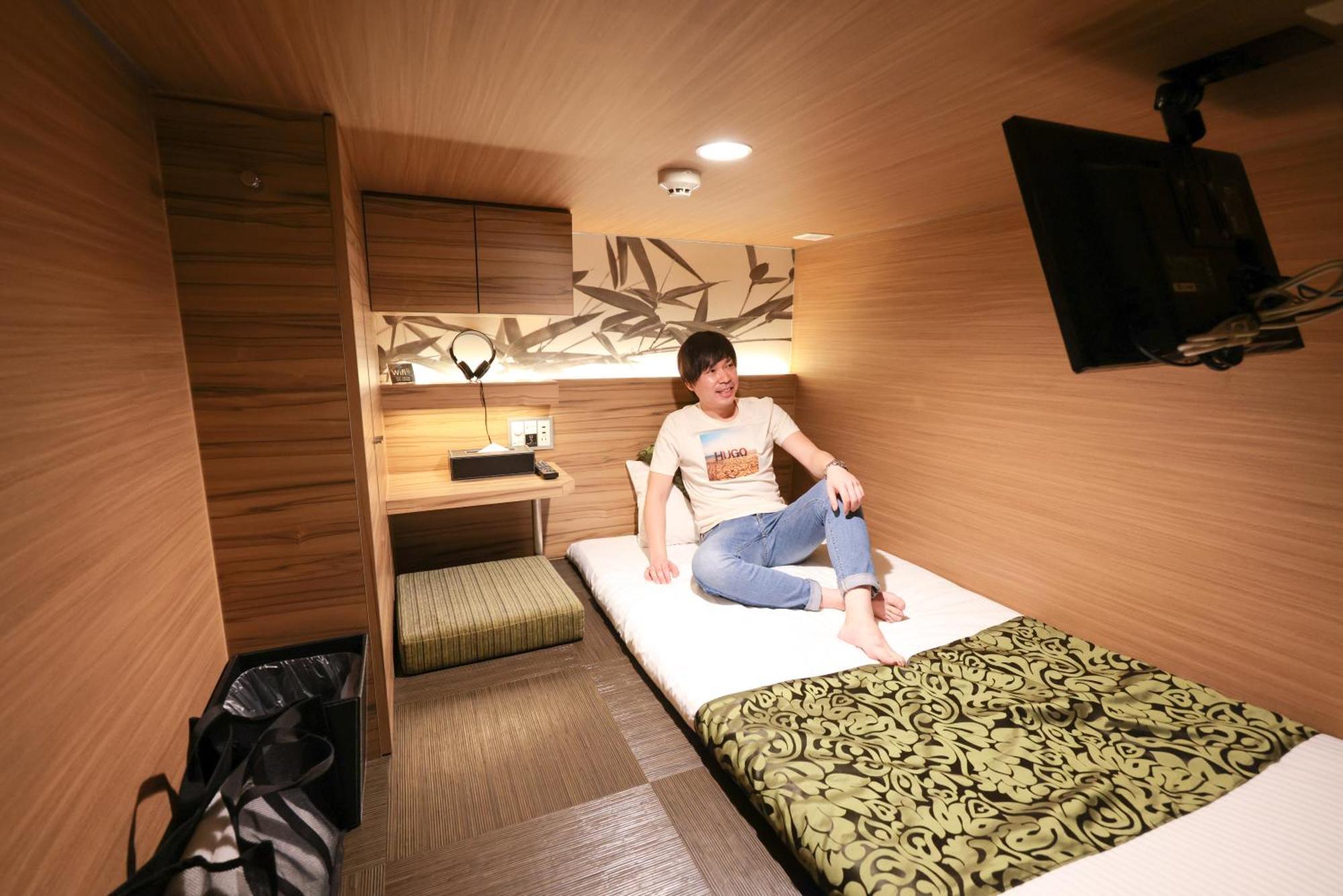 Hotel Cargo Shinsaibashi Osaka Exteriör bild