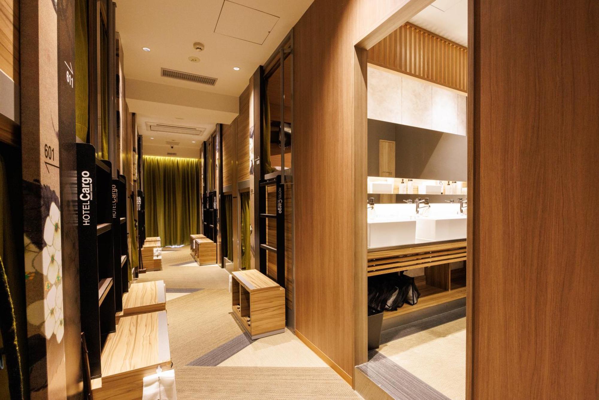 Hotel Cargo Shinsaibashi Osaka Exteriör bild