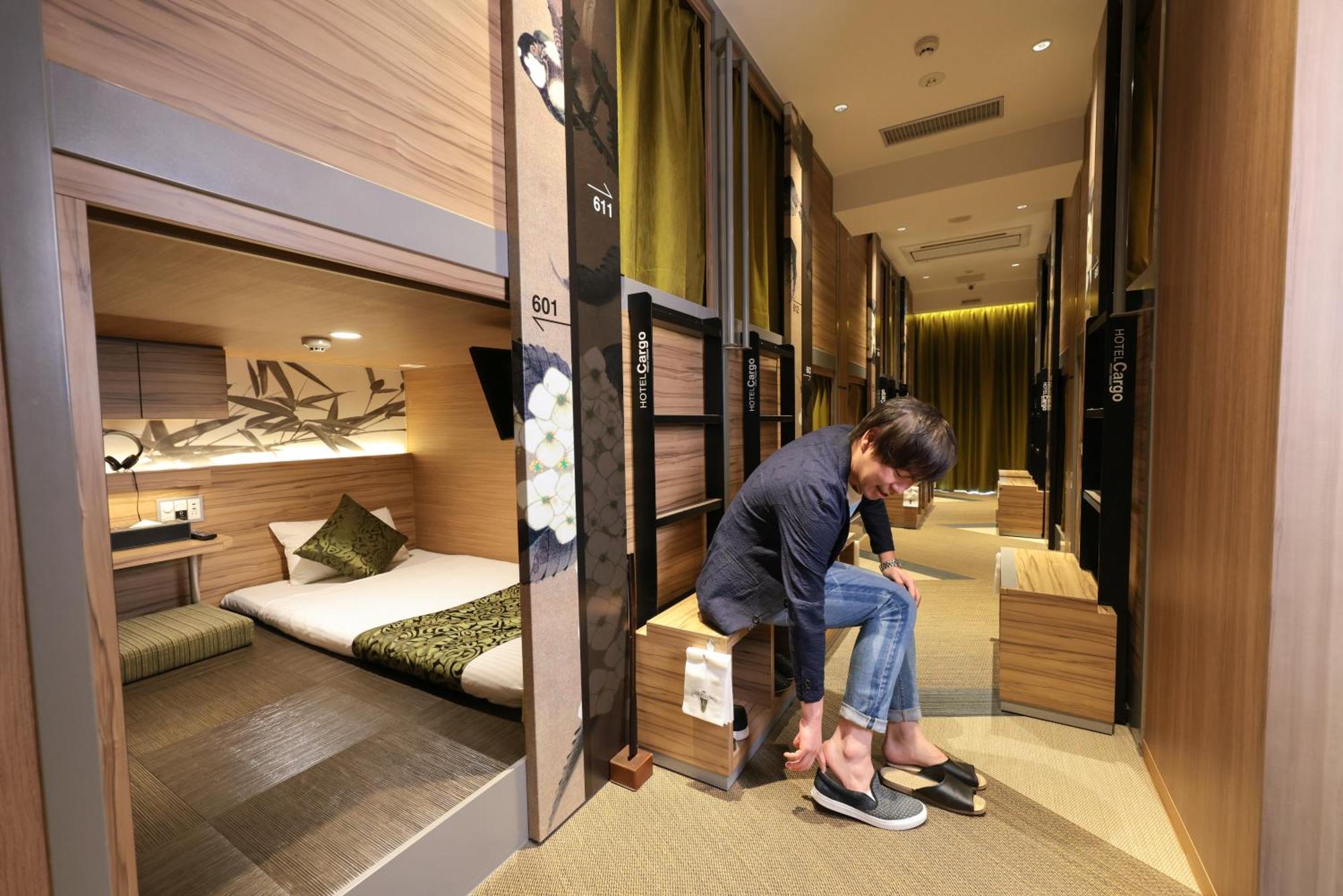 Hotel Cargo Shinsaibashi Osaka Exteriör bild