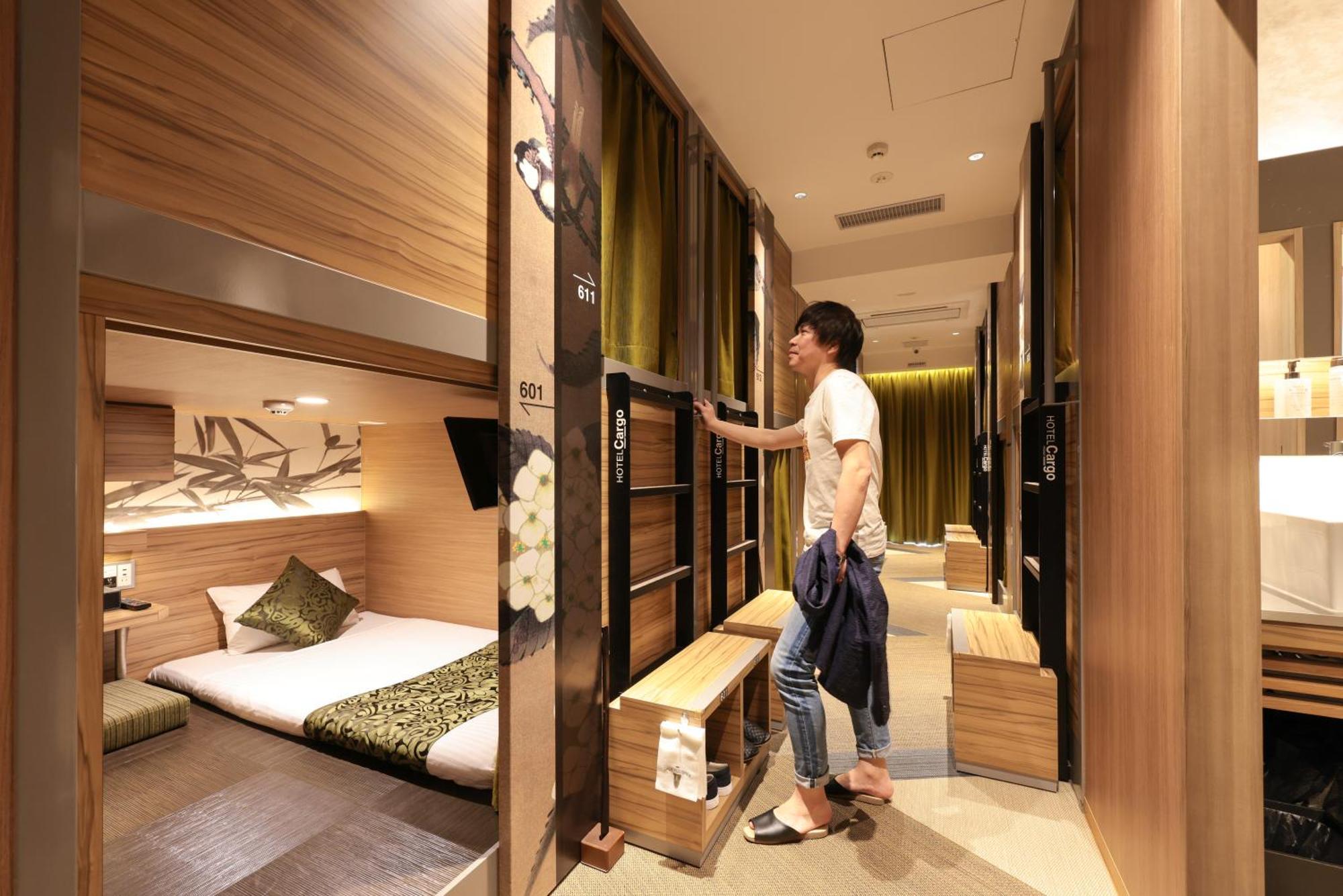 Hotel Cargo Shinsaibashi Osaka Exteriör bild