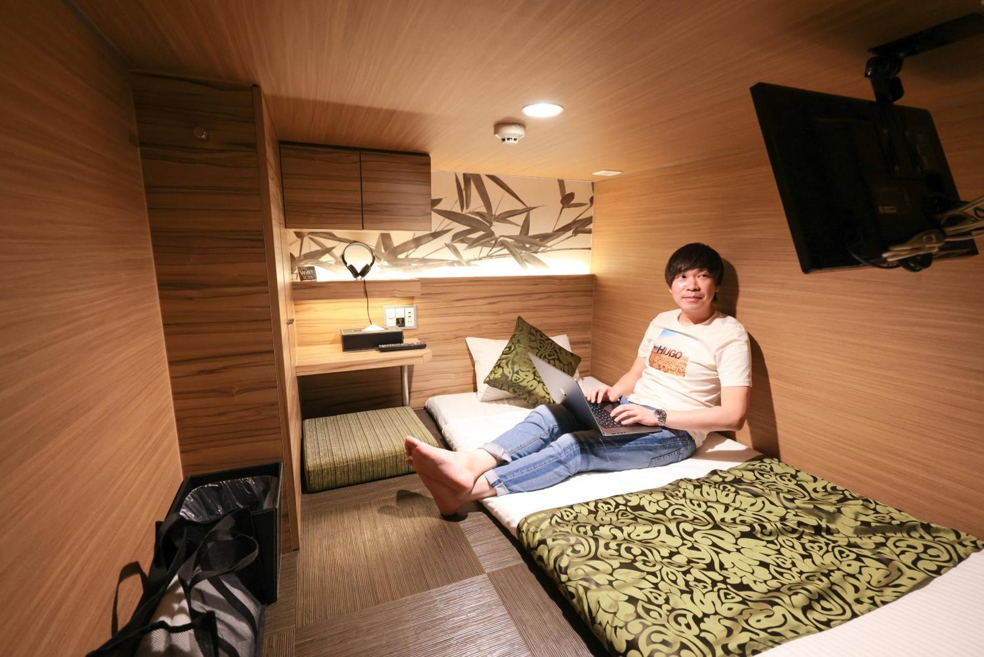 Hotel Cargo Shinsaibashi Osaka Exteriör bild