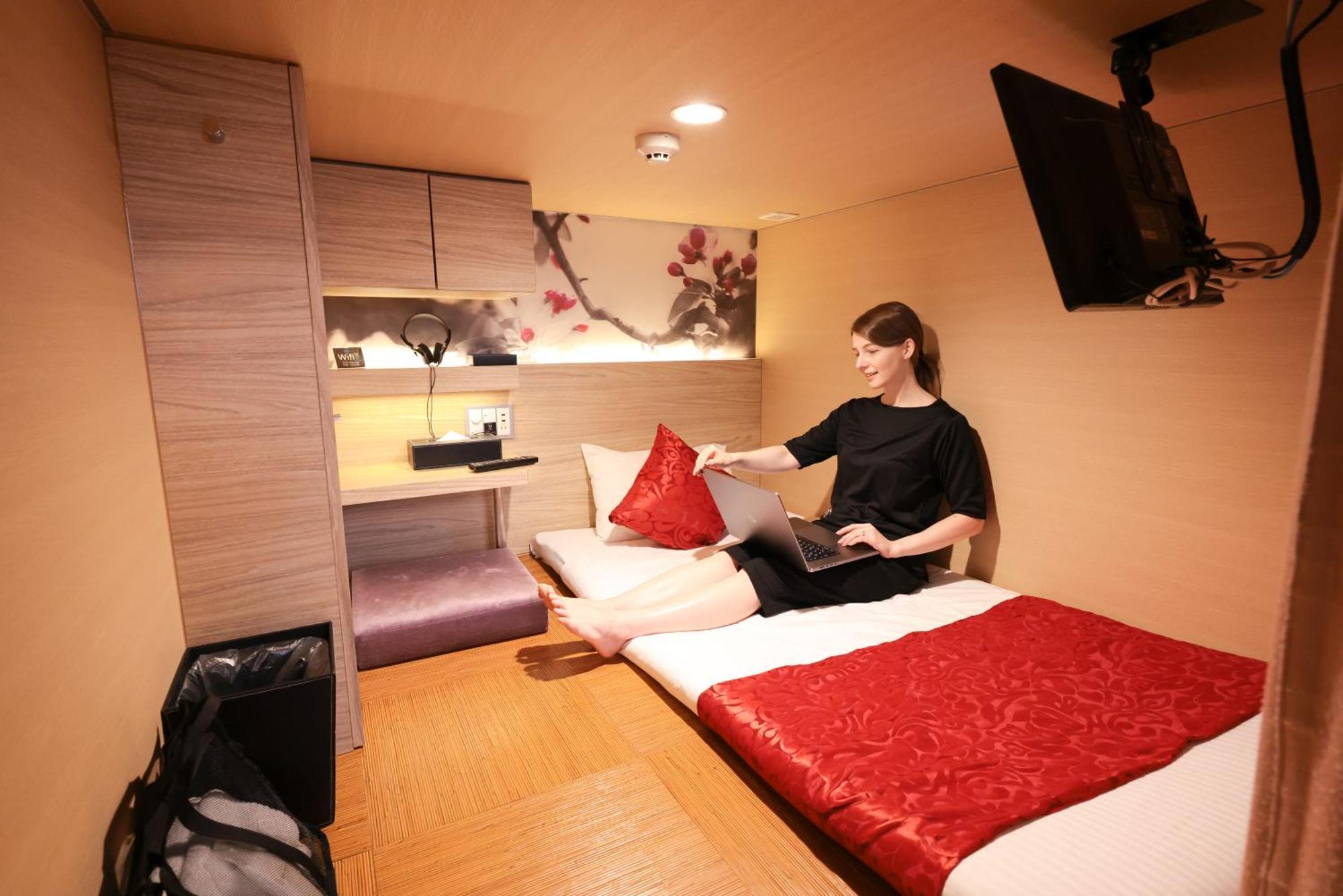 Hotel Cargo Shinsaibashi Osaka Exteriör bild